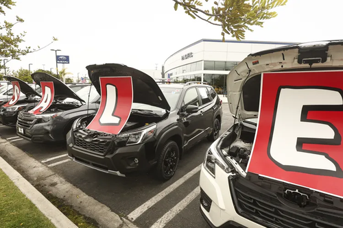 SeanCooperCFP's tweet photo. An average used vehicle sold for 66% of its original retail price tag in the first quarter, down from 2022 but still above the pre-pandemic norm. https://t.co/1vmRqVqaD8 https://t.co/2hQ38EII6a