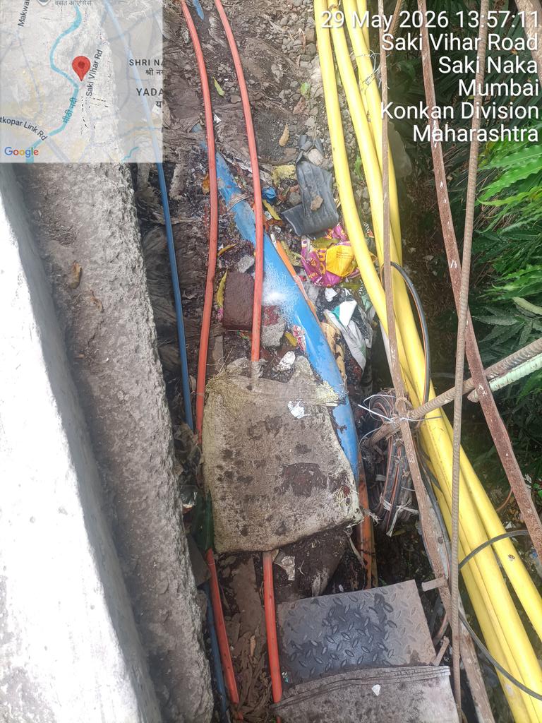 kapoorpradeep82's tweet photo. @mybmc @MukeshVMakhija @citifoundation @aajtak @KaydyaneWaga Daily there is a water leakage in this location, not sure you monitor or your walveman are sleeping. Please repair ASAP and save nature. Call 9322626267. https://t.co/x96EANiz55