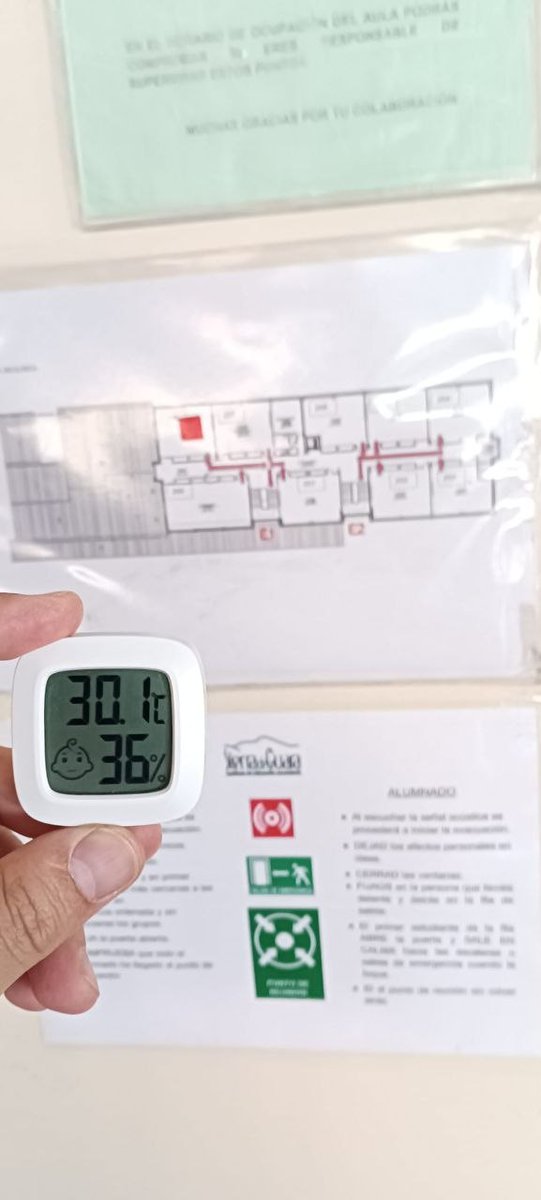 feccooaragon's tweet photo. ⚠️No hablamos de comodidad. Hablamos de #SALUD, de #condicioneslaborales y del bienestar de niñas y niños que pasan horas convertidas en hornos
❌️La educación no puede sostenerse a costa del calor extremo
#EducaciónDigna #CalorEnLasAulas #SaludLaboral https://t.co/KSC3JyP0ka