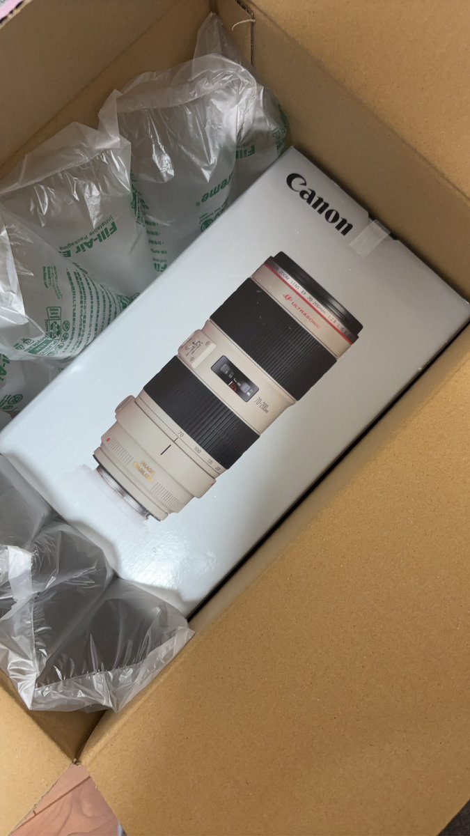 Tenal2089's tweet photo. 私事ですが、この度レンズを中古にて新調致しました！
中古とはいえ初のCanon LレンズF2.8です！

まだまだ未熟者ではありますが、
扱えるよう、相応しくなれるよう日々精進します！

#いいねした鉄道ファン全員フォローする 
#Lレンズ #canon https://t.co/VKDOKqu6RQ