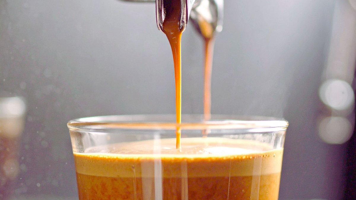 Econlife's tweet photo. One small espresso can tell us six stories.

Today’s econlife blog: What An Espresso Can Tell Us > https://t.co/OiHtu7Hm27

#econlife https://t.co/dQxIAWA8Br