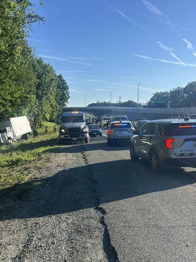 7NewsDC's tweet photo. STAFFORD COUNTY CRASH UPDATE 🚨 Five people are dead and dozens are injured after a multi-vehicle crash early Friday morning on Interstate 95 southbound in Stafford County.

MORE: https://t.co/HVzzWPwO5j https://t.co/u25cfmFxgi