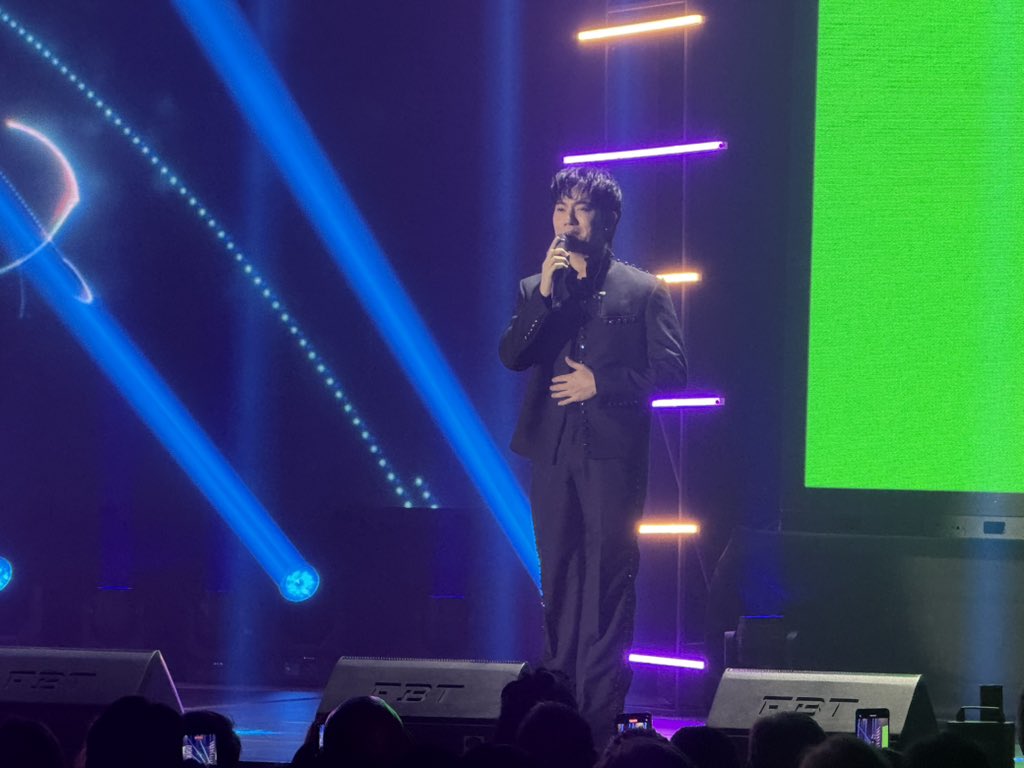 mjfelipe's tweet photo. HAPPENING NOW: 'Your Face Sounds Familiar' champions JM dela Cerna and Marielle Montellano's concert 'JMielle sings the Icons' at SM Skydome. https://t.co/gQqO6OKPri