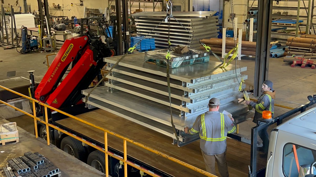 ESCTrenching's tweet photo. USA-manufactured ESC Aluminum Trench Boxes—on the move and jobsite-ready. Precision-handled, securely loaded, and delivered to protect crews and keep projects on track. From fabrication to field, ESC delivers.

👉 info@esctrenchshoring.com | 📞 USA (980) 689 4389 https://t.co/FNV3QRqvok