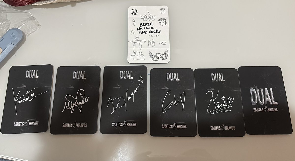 bahngchae's tweet photo. Gente o que tá lindo esse SET de Photocard, não é brincadeira! Ele ainda é matte meio texturizado, achei um LUXO! https://t.co/4MrQ90sAff