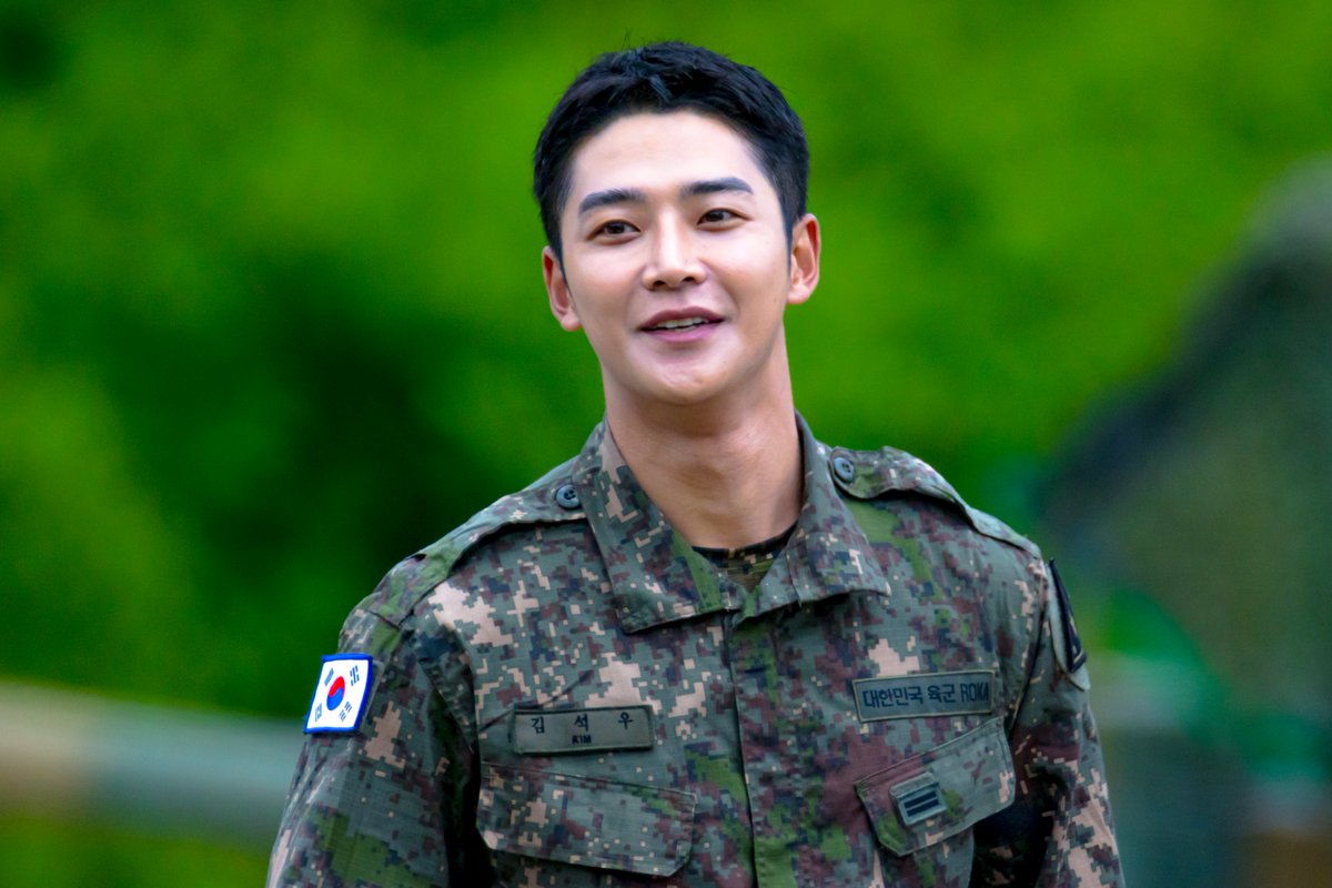 typhoon_k1's tweet photo. 260521. 국방부 합동화력훈련 2차 리허설.
로운. https://t.co/hhrnX7wMPa