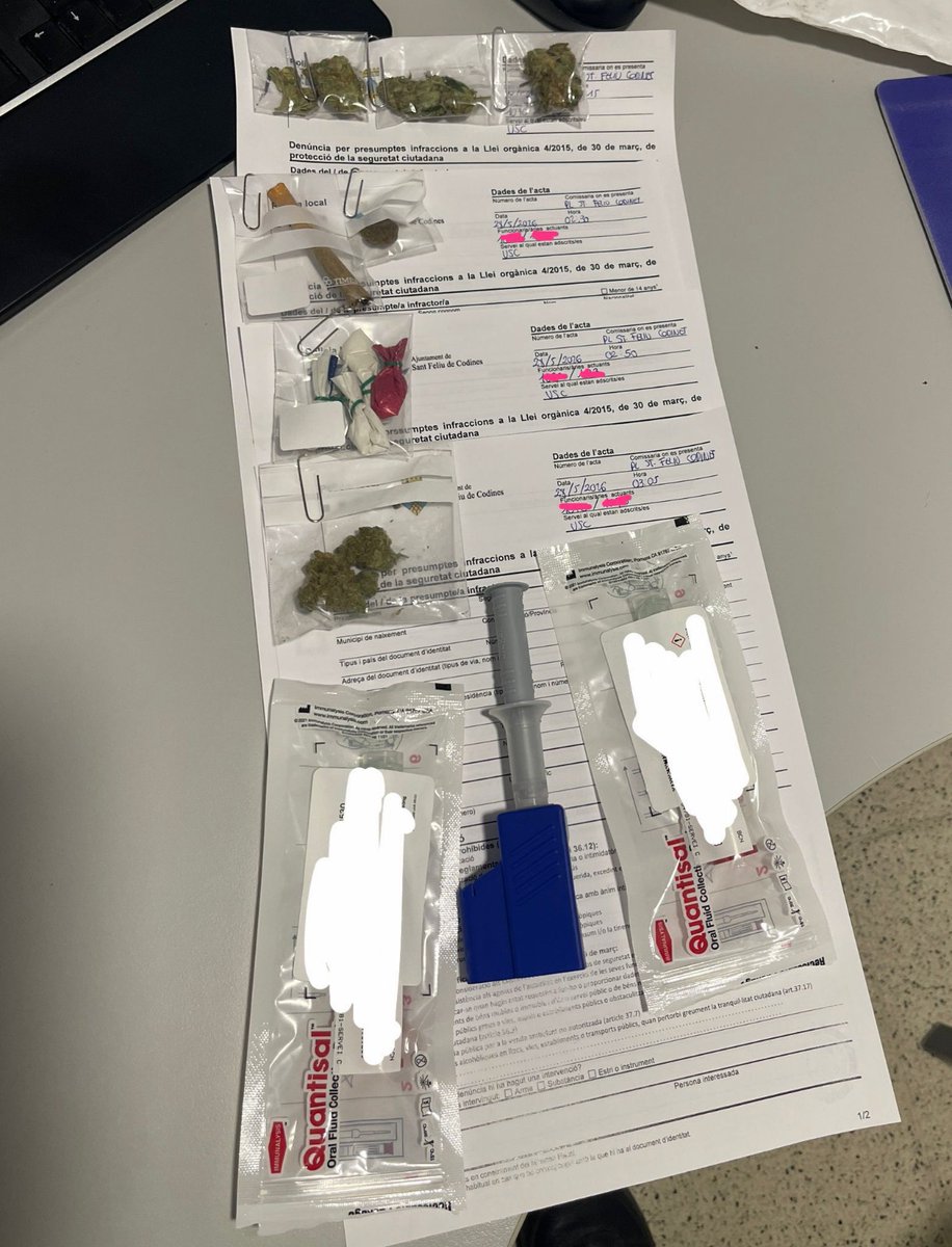 PLSantFeliu's tweet photo. 🚓 Els controls preventius de la Policia Local permeten detectar i comissar substàncies estupefaents

S’han localitzat i comissat cocaïna, haixix i marihuana i detectat conductors sota els efectes de les drogues.

👉 Fem tasques de prevenció i control per garantir la seguretat https://t.co/xAjdMq2Gzz