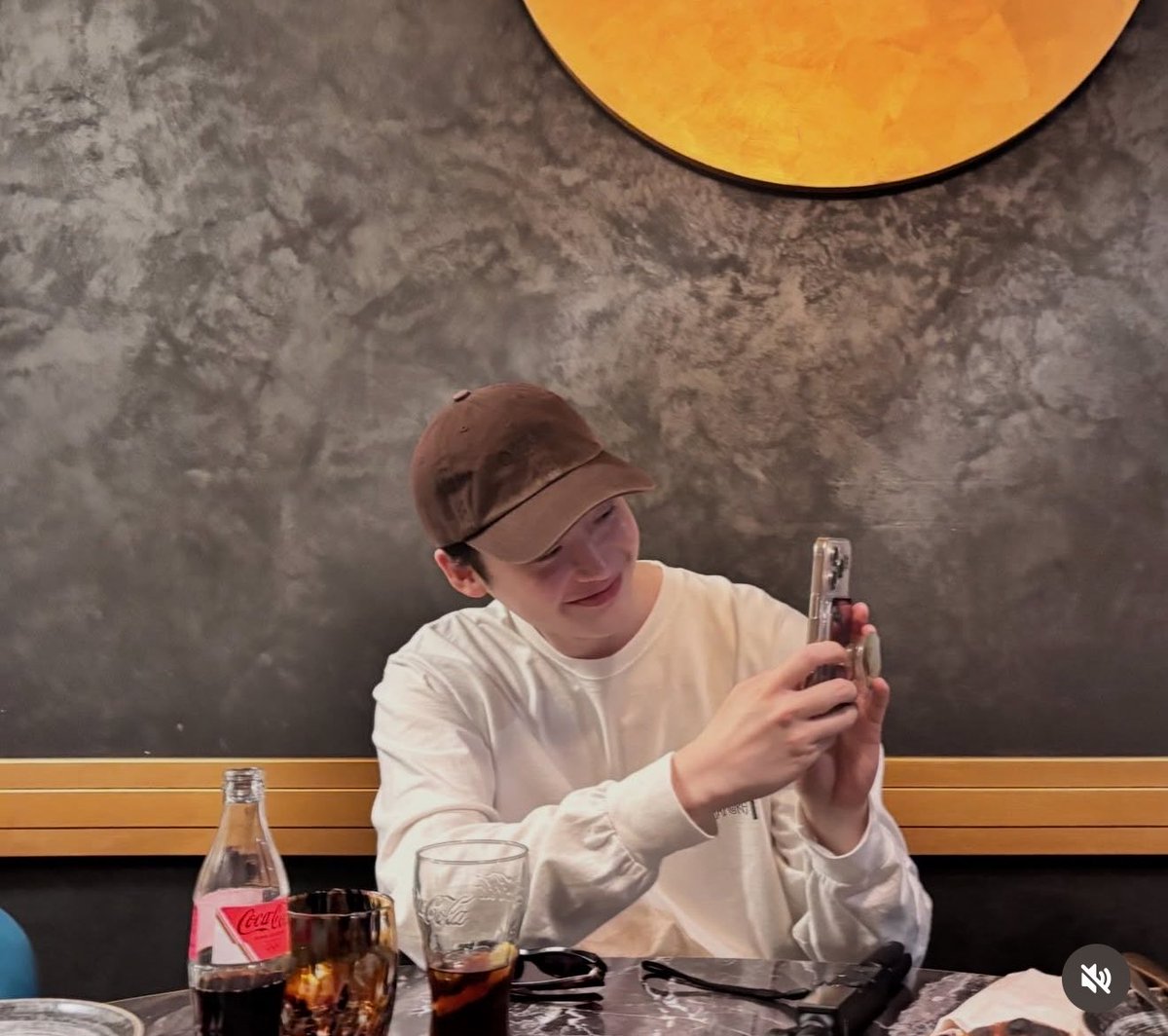 jsmtjyygyjbbjb's tweet photo. จงซอกโคตรจะ boyfriend material https://t.co/5i7xQJdu6e