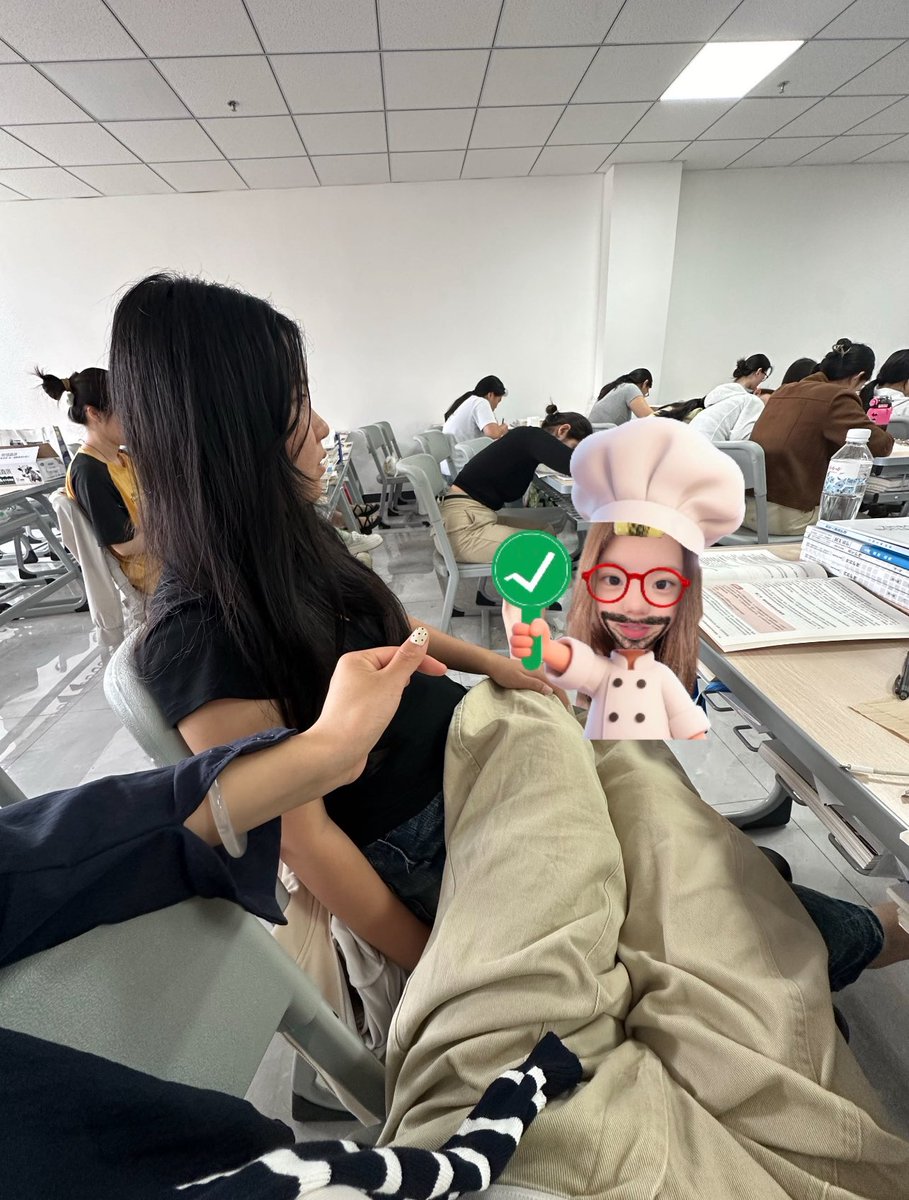 ju85536's tweet photo. 每天上课我就这样！ https://t.co/T6nAzJLOzu