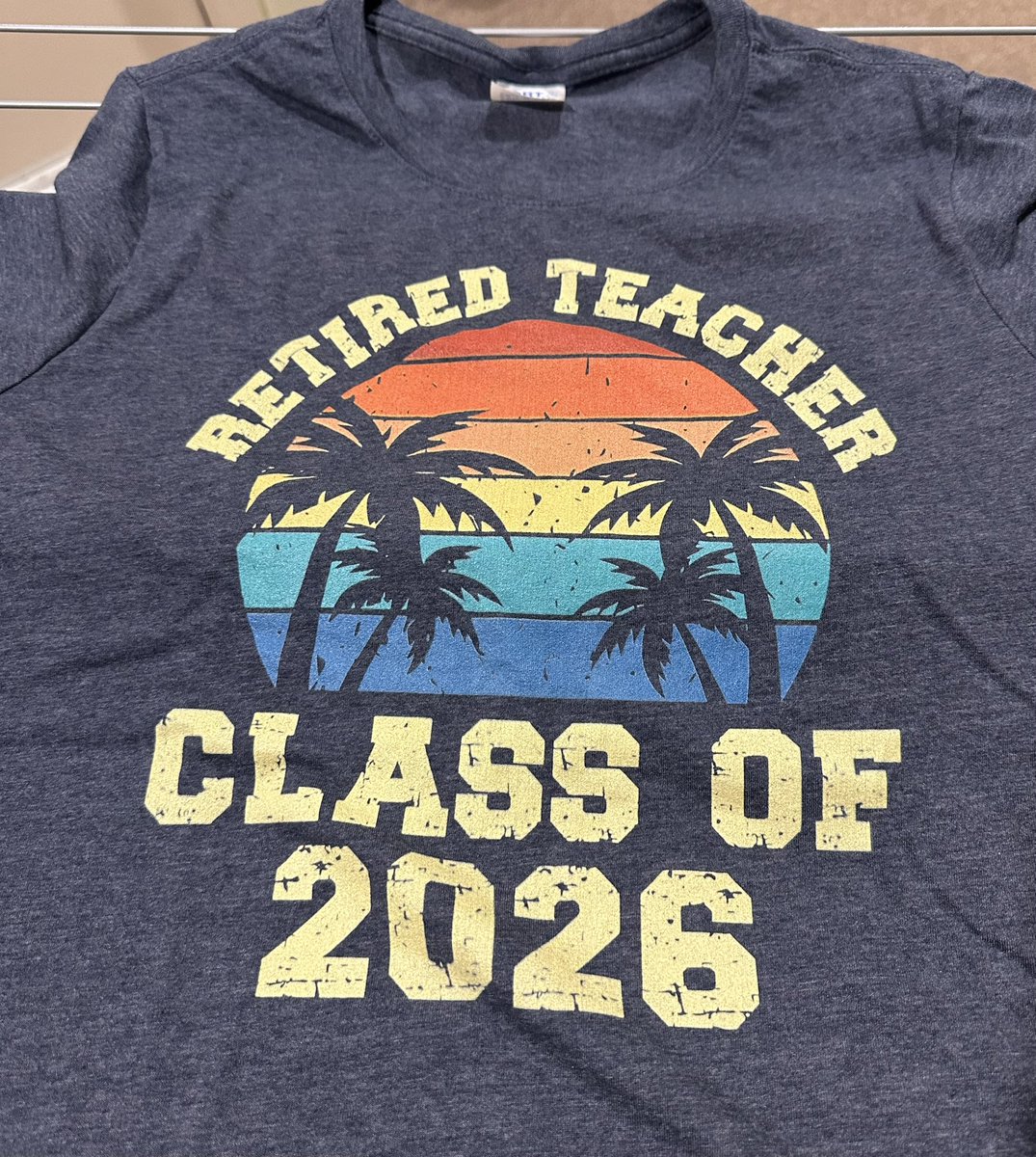 CalFan92's tweet photo. Last day of school today and I’ll be sporting this! https://t.co/Hs1UBxEtbI