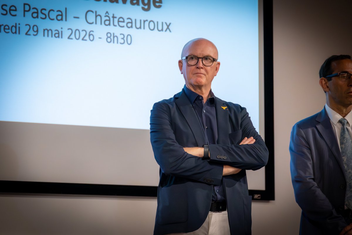 Prefet36's tweet photo. 🇫🇷 Journée nationale en hommage aux victimes de l’esclavage au lycée Blaise Pascal à Châteauroux, en présence de la préfète de l’Indre.

Lecture d’un message, minute de silence, Marseillaise et échanges avec les élèves autour du devoir de mémoire et des valeurs de la République. https://t.co/9TYUgGw6Up