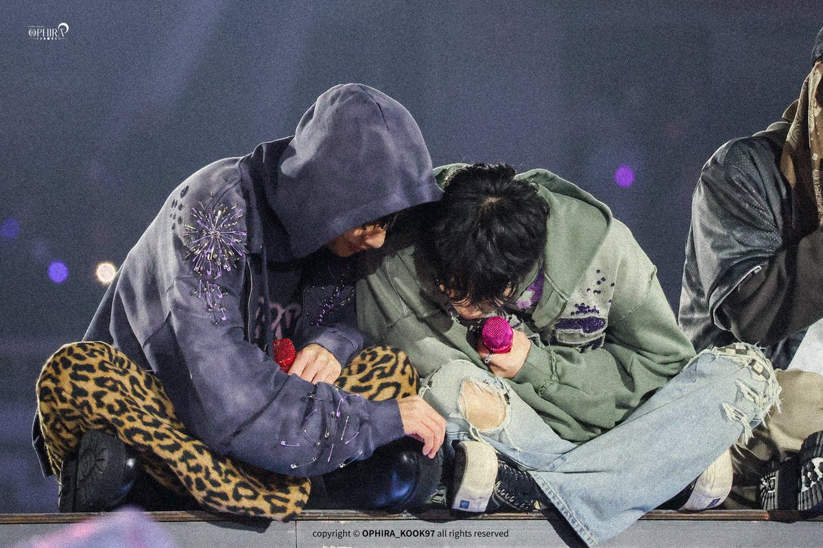 ophira_kook97's tweet photo. 🌸∗ ํ ˖˚⋯
🌙260411｜Goyang ｜Day 2
BTS WORLD TOUR ‘ARIRANG’ 
⋯⋯⋯⋯⋯
@BTS_twt 
#bts #방탄소년단 #bts_arirang 
#Kimseokjin #seokjin #Jin #김석진 #석진 #진
#김태형 #태형 #V #Taehyung https://t.co/4oQQALyhgw