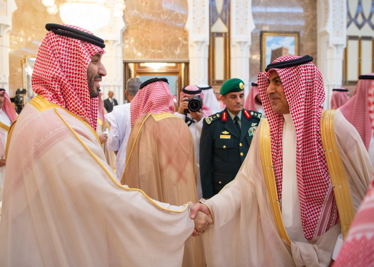 alsaud1ksa's tweet photo. سمو #ولي_العهد الأمير 
محمد بن سلمان بن عبدالعزيز 
ومعالي المستشار نزار العلولا
خلال استقبال 
سموه المهنئين بحلول 
عيد الأضحى المبارك وذلك 
بقصر منى بمكة المكرمة .. https://t.co/xHme4zBGkz