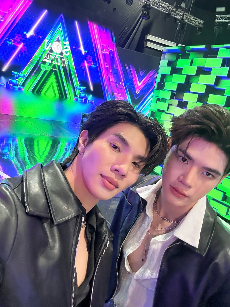 longshilee's tweet photo. 𝐈𝐆:_𝐋𝐨𝐧𝐠𝐥𝐞𝐞𝟕📷𝐔𝐩𝐝𝐚𝐭𝐞
29-05-2026
ตอบผิดได้ไง ดีใจที่ได้เจอกันอีกนะค้าบ☺️🎤
#ร้องข้ามกำแพง
#longlee #longshilee #หล่งลี https://t.co/mKhNDlgCEk