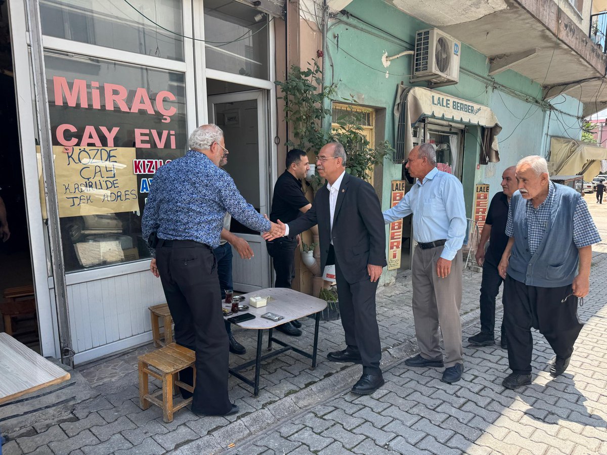 mdurmusoglu's tweet photo. Yıllardır bize güvenen, destek veren aziz milletimizin kapısını çalmak, gönlüne misafir olmak; sevinçlerine ortak olmak, dertlerini dinlemek ve elimizden gelen her türlü desteği sunmak bizim için bir görev değil, bir vefa borcudur.
Milletimizin duasını almak, yüzlerinde oluşan bir tebessüme vesile olmak en büyük kazancımızdır. Gücümüzü makamdan değil, milletimizin sevgisinden ve duasından almaya devam edeceğiz.
Rabbim birlik ve beraberliğimizi daim eylesin.