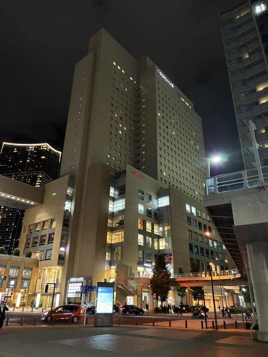 ekimemo_memo's tweet photo. 今日と明日は横浜桜木町のワシントンホテルに宿泊、けっこう疲れたのでゆっくり寝ます

今さらながらスペシャルリサーチのゼラオラもここでゲット https://t.co/xuIFWnc2vf