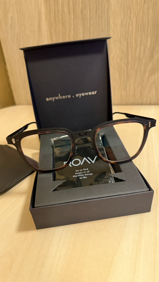 granphic2014's tweet photo. ROAV GALAXYでリーディンググラス作っていただいた😊サングラスの方はフレーム修理→のはずが新品交換してくれることになりそれも一緒に☺️

ちょうど渋谷のスクスクで6/14までポップアップやってるので実物試したい方はぜひぜひーヾ(｡･∀･)o https://t.co/RocRId7ks7