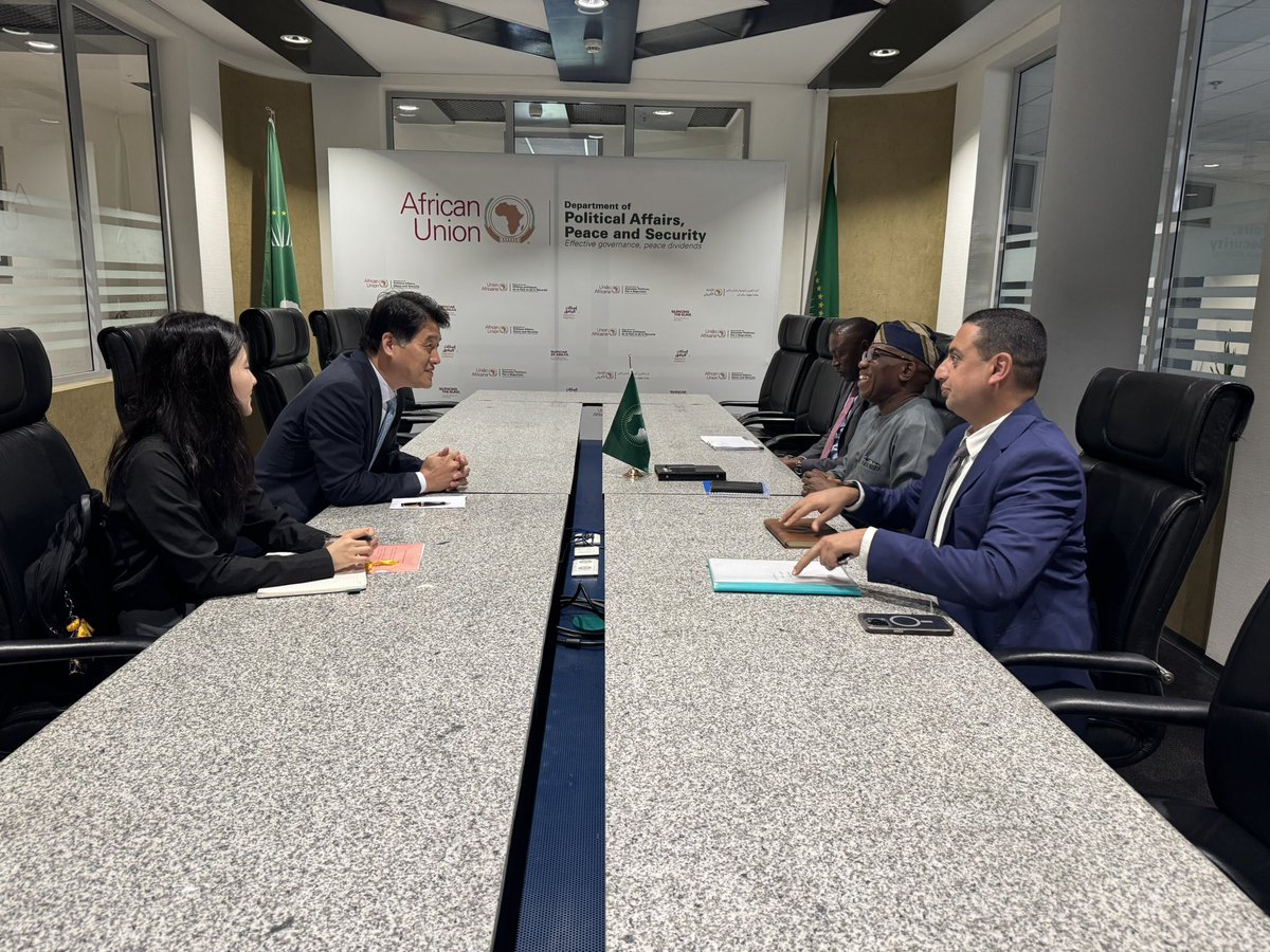 Bankole_Adeoye's tweet photo. Pleased to receive H.E. Jung Kang, Ambassador of the Republic of Korea in Addis Ababa. We discussed the AU Medical Training Centre project and reaffirmed the AUC's commitment to achieving its full implementation. I reaffirmed commitment to the existing cordial relations between the AUC and the Republic of Korea.