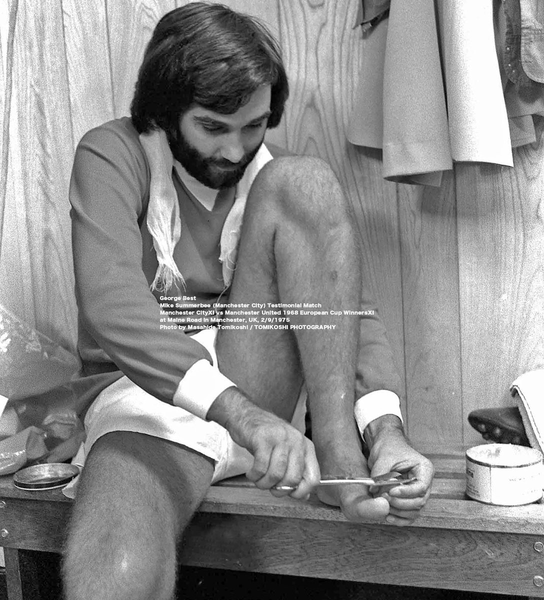 tphoto2005's tweet photo. George Best 
Mike Summerbee (Manchester City) Testimonial Match
Manchester CityXI vs Manchester United 1968 European Cup WinnersXI
at Maine Road in Manchester, UK, 2/9/1975 
Photo by Masahide Tomikoshi / TOMIKOSHI PHOTOGRAPHY https://t.co/t5Ei3TONFD