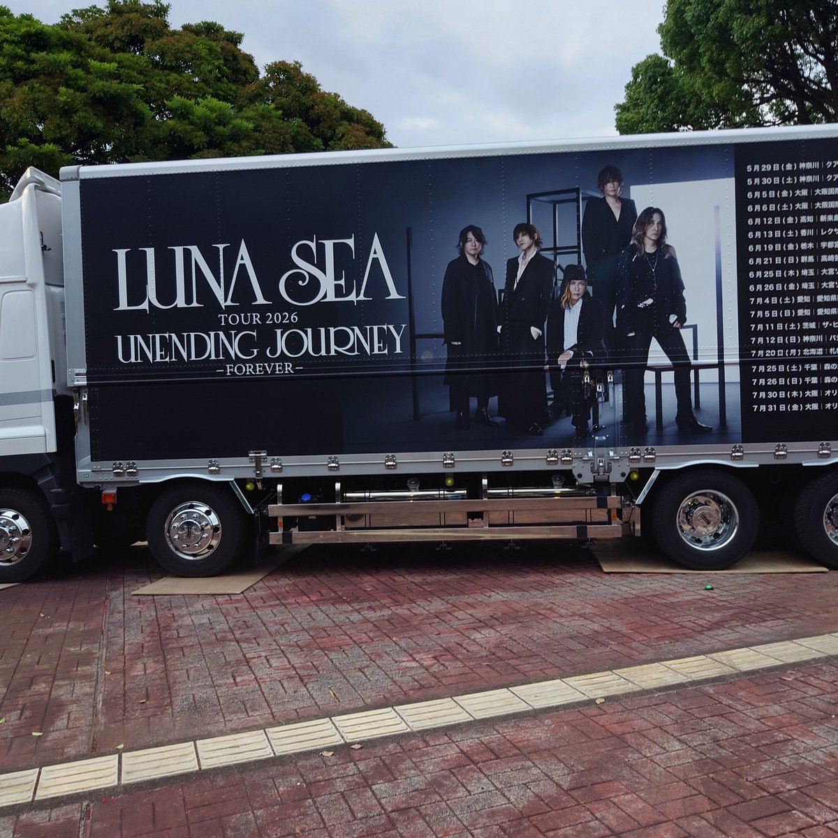 _deko_rin_'s tweet photo. ライブ終わったら登場したよ🚚 https://t.co/NxqZNLreor