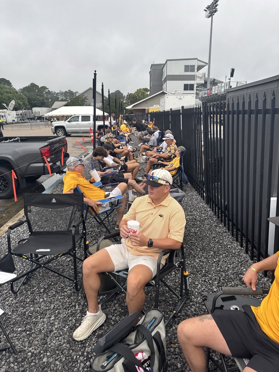 Right Field Roost tweet media