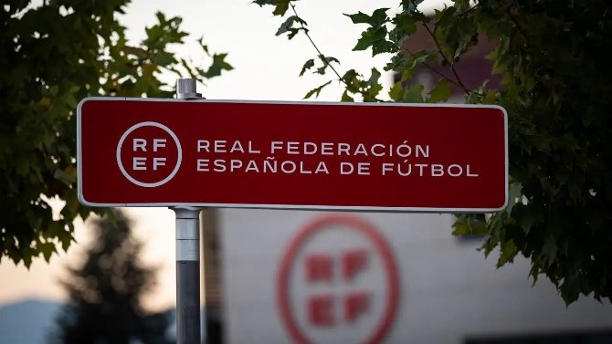 iusport's tweet photo. La RFEF explica las actuaciones realizadas para dar cumplimiento a la resolución del TAD sobre el caso Numancia-Fabril, teniendo en cuenta que el tribunal tardó dos meses en resolver. 
https://t.co/BHXVNOBlDZ https://t.co/Ei9wqas91g