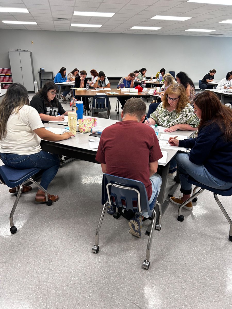 keli_soliz's tweet photo. A day full of learning, laughter, and leveling up with Bryan ISD mentors! 🍎✨ Grateful for educators who are in the business of supporting, encouraging, and empowering new teachers every step of the way. @lead4ward  
 #BryanISD #TeacherMentors #NewTeacherSupport https://t.co/LrRJbZEpfk