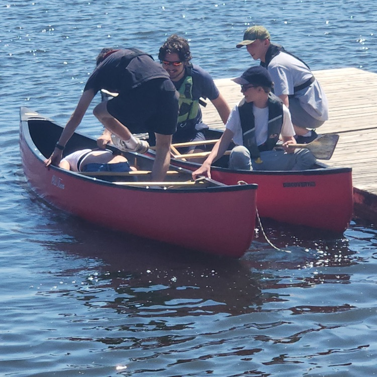 WhiteshellSD's tweet photo. Mr. Roy teaching an 'on the water' boat switch technique https://t.co/LpCrauWyfy