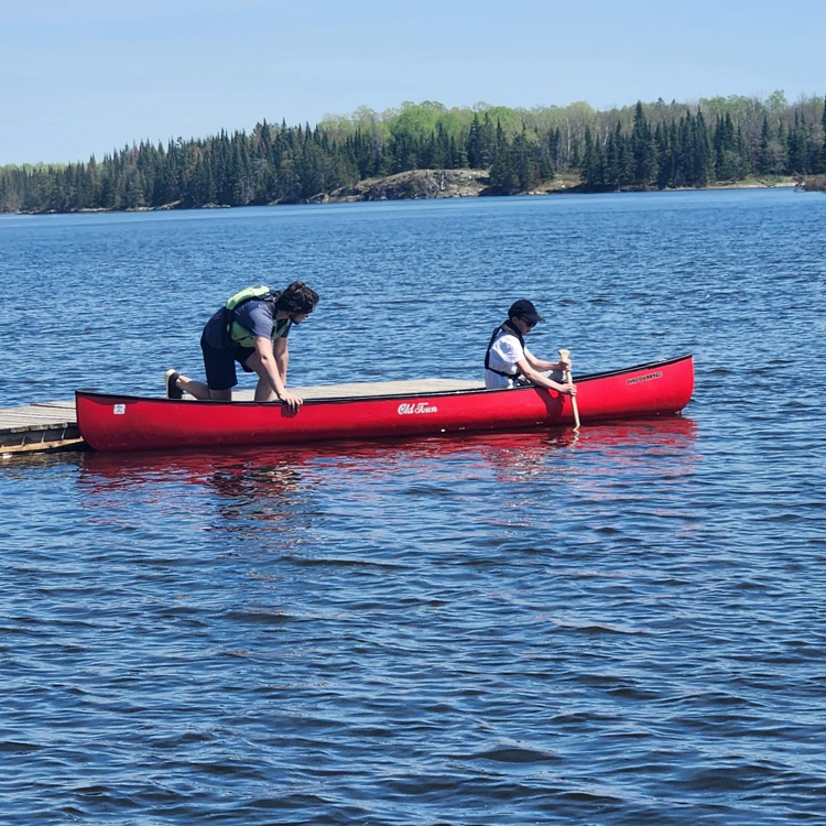WhiteshellSD's tweet photo. Mr. Roy teaching an 'on the water' boat switch technique https://t.co/LpCrauWyfy