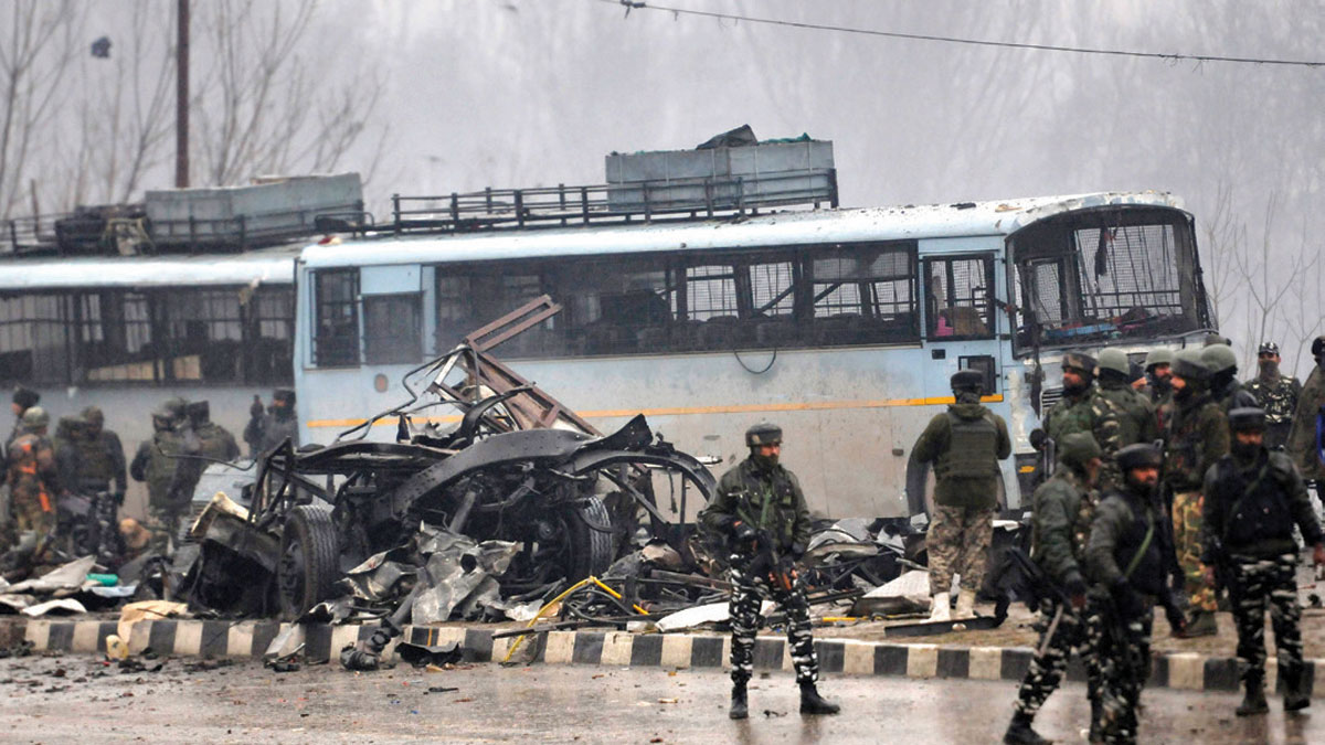 Openthemag's tweet photo. NIA officials investigating the #PulwamaAttack found a picture of mastermind Umar Farooq with a local girl, Insha Jan, on Farooq’s phone. Jan later confessed that she and her father had been overground workers of Jaish, writes @rahulpandita https://t.co/KlbhTo6Mw1 https://t.co/ST6MMx3Ymu