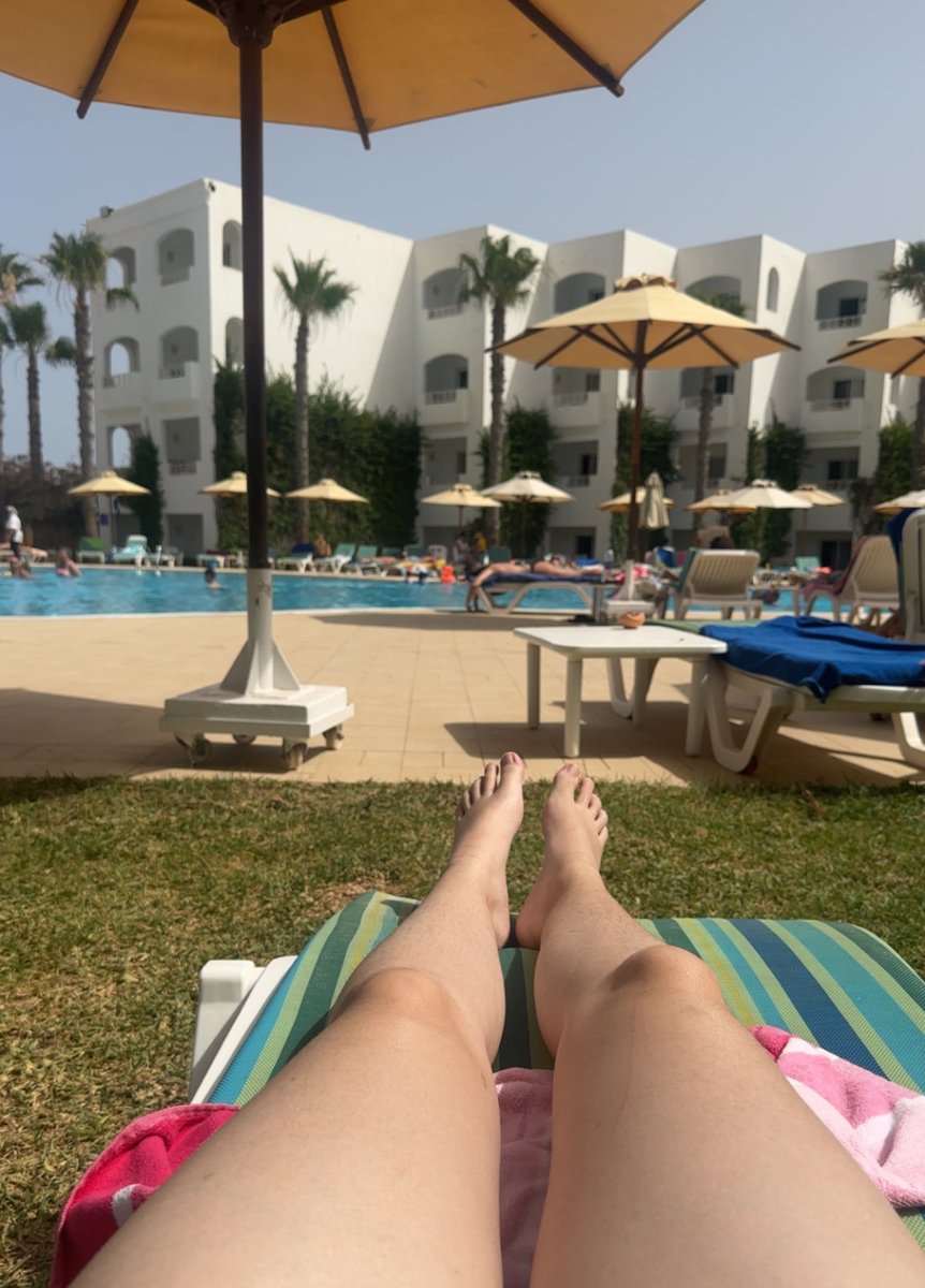 deesse_nore's tweet photo. Le soleil et la piscine… que demander de plus 🫣🫣🫣
soumis pieds findom femdom moneyslaves https://t.co/fdpbGf07Gu
