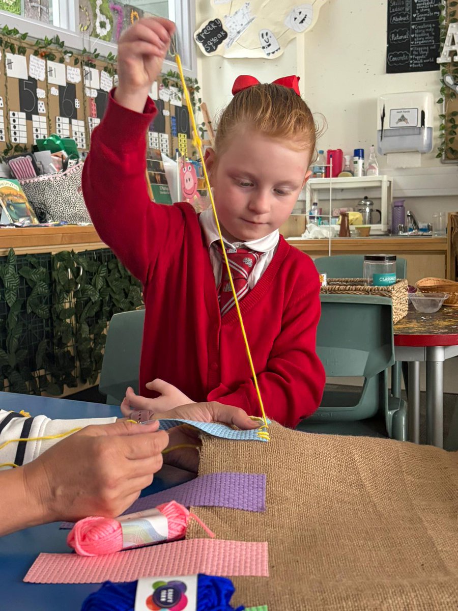 P1aNewarkPS's tweet photo. We are creative superstars in Primary 1! 🌟❤️🪡👩‍🎨✂️ Working with a range of textiles to create our value of 'Nurture' wall hanging. We can't wait to share our finished piece with you. ❤️ @NewarkPrimary @MrsLow98 #togetherweshine 🌟 https://t.co/HtvDwaJRkD