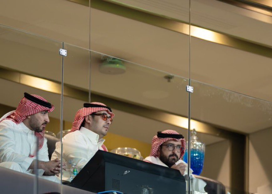 الكنق الاصفر tweet media