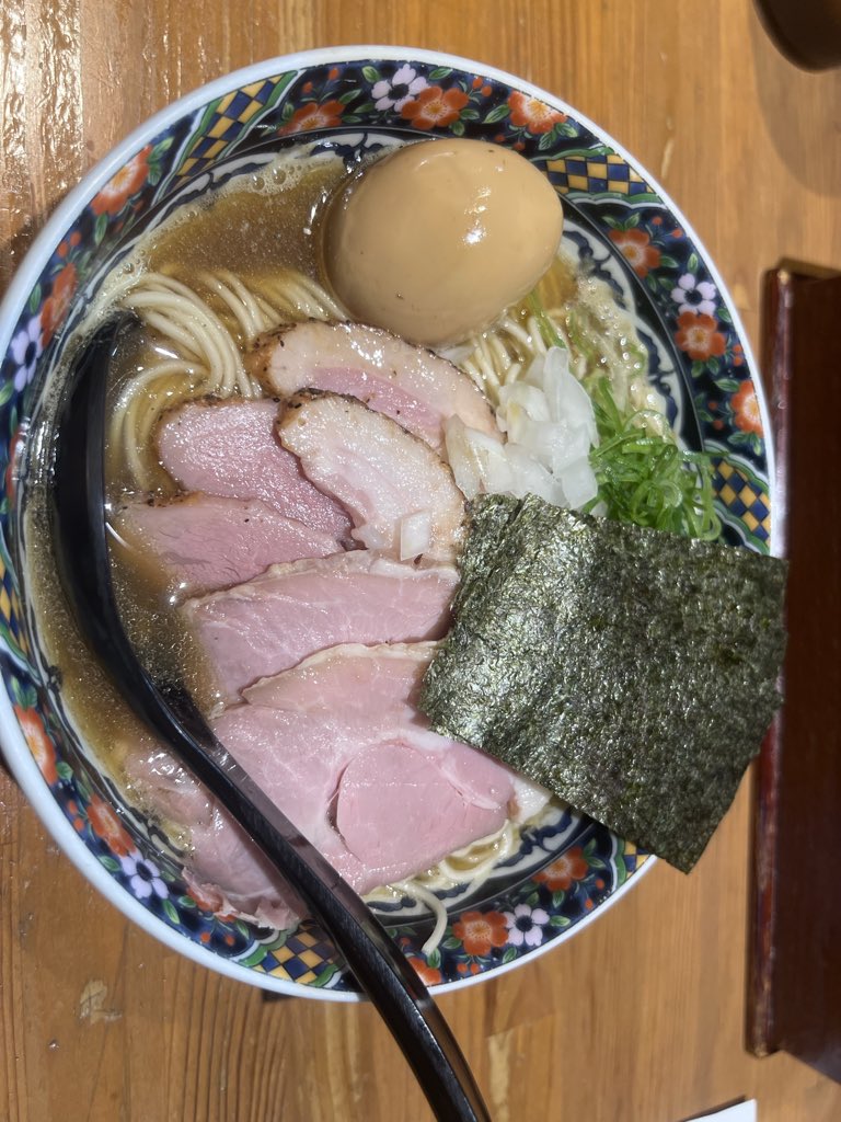 leolla9's tweet photo. これ超えるラーメンマジ知らない https://t.co/WkU6LRMC8v