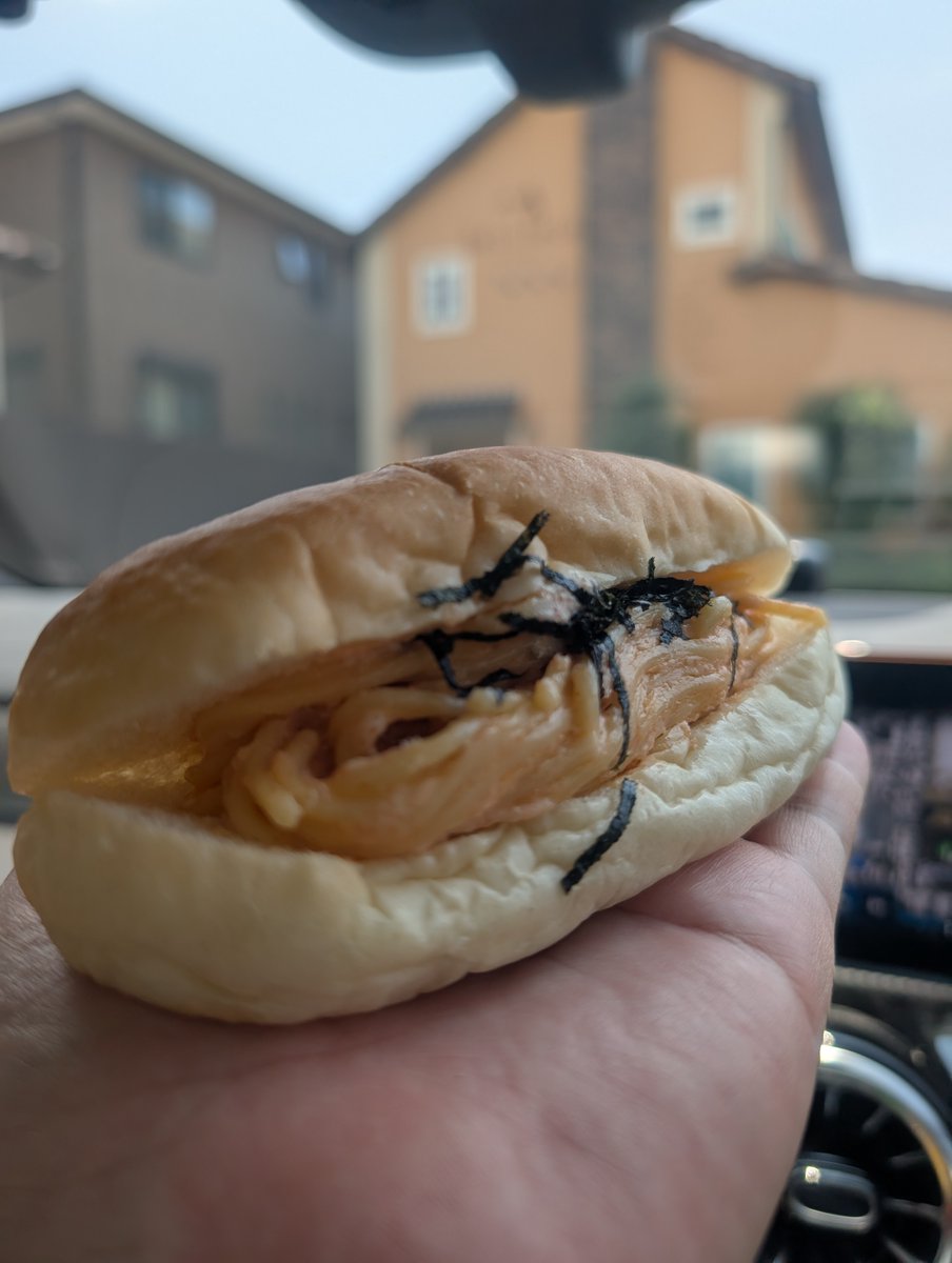 SRush's tweet photo. 随分久しぶりに食べログ更新しました📢

広い駐車場＆綺麗な佇まいに好感◎ ボリューミィで人気納得！でも味はやさしめ？東所沢の実力ベーカリー🥐

ベルテコ／東所沢
パン、サンドイッチ、カフェ
https://t.co/duoPAfm7Z4

#食べログ #パン百名店 #ベルテコ #東所沢 https://t.co/ESDi2FaySg