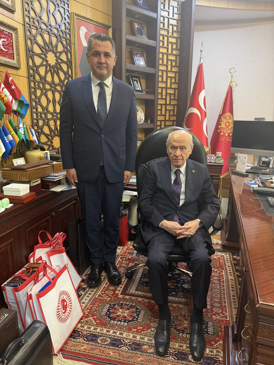 Zafercelik23's tweet photo. Milliyetçi-Ülkücü Hareketin Bilge Lideri, Milliyetçi Hareket Partisi Genel Başkanımız Sayın Dr.Devlet Bahçeli beyefendiyi makamında ziyaret ederek Kurban Bayramı’nı kutladım.
Cenab-ı Allah; Milliyetçi Hareket Partisi Genel Başkanı Sayın Dr. Devlet Bahçeli Beyefendiye sağlıklı uzun ömürler versin, Rabbim sağlığını daim eylesin.