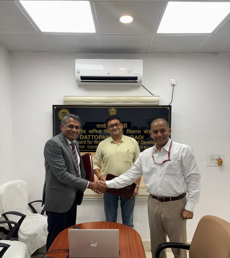 ConstructionSSC's tweet photo. We are happy to share that we have signed an MoU with Dattopant Thengadi National Board for Workers Education &amp; Development, under the Ministry of Labour &amp; Employment, Government of India, to jointly strengthen workforce development and skilling initiatives. https://t.co/rkg1ZxNpT9