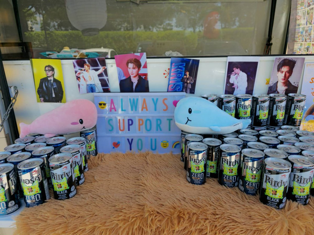 krist_est's tweet photo. ขอขอบคุณ
@zryyuyu
@Laurenda666 @zhaoshiyiya @Zhaoyingyuyu
สำหรับการสนับสนุนกาแฟเบอร์ดี้ จำนวน120กระป๋อง ให้กับกองถ่าย #TheGoldenSong ในวันที่27 พ.ค.ค่ะ

#BirdyBuddyคู่หูตื่นแคล
#BirdyBlackZero
#BirdyBlackLessSugar
#KristPerawat @kristtps https://t.co/dVgxTR0RTM