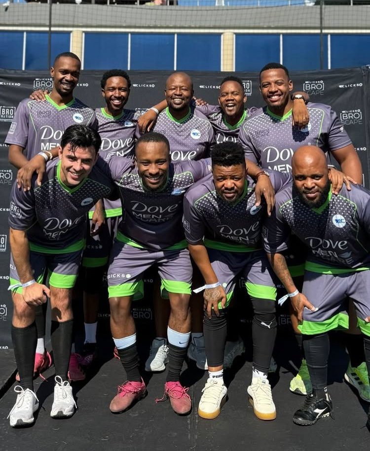 SnehBongekile's tweet photo. Then vs Now ❤️🔥

SWEET GULUVA AT BROSCAPE
SWEET GULUVA X DOVEMENCARE
#SweetGuluvaTheFootBaller
#IconicAkhonamathembaZwane https://t.co/gV9zp0egPn