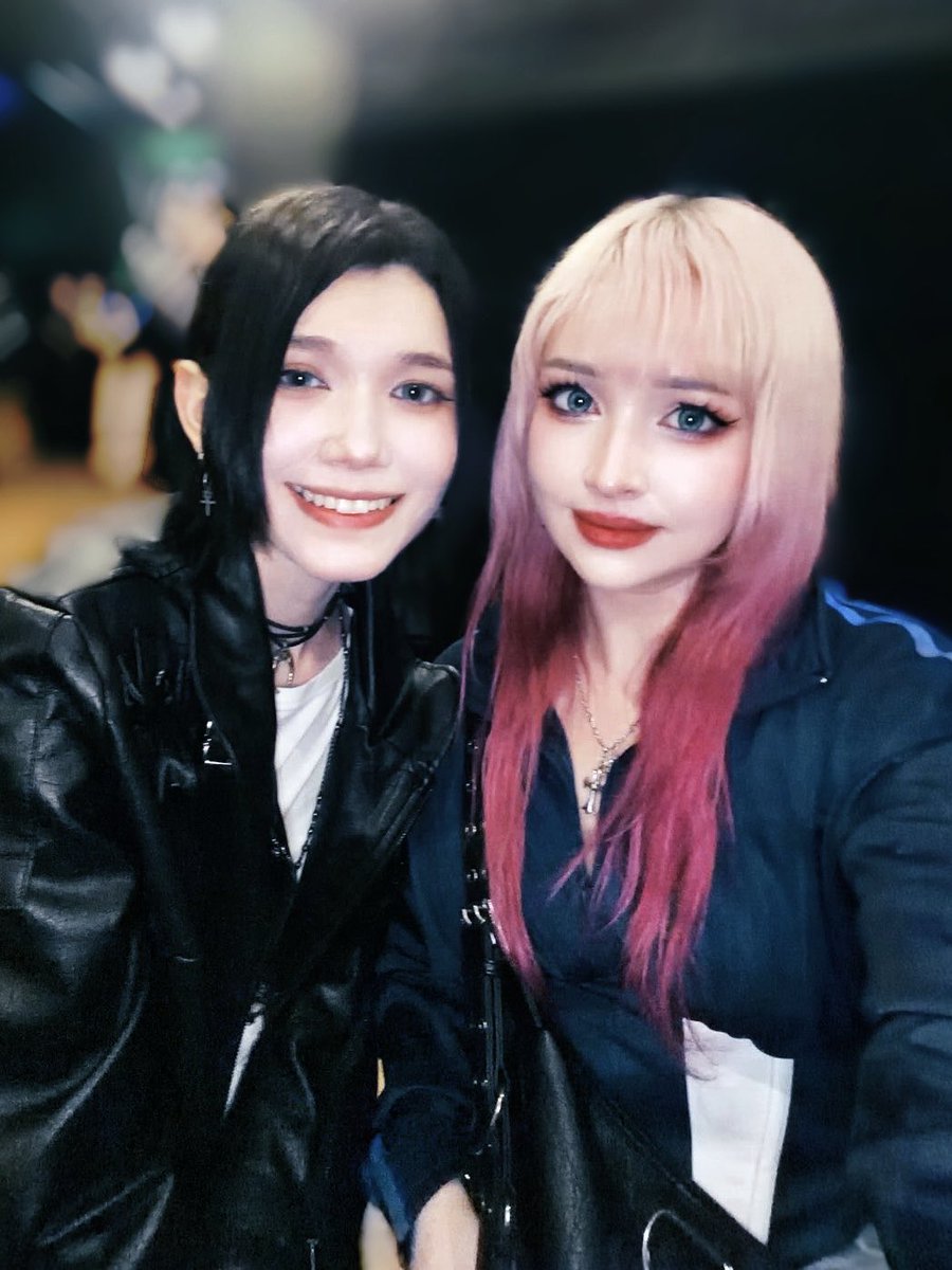 juno__official's tweet photo. 昨日は渋谷CYCLONEでライブでした🎙️
皆の笑顔に元気もらったよ❤️‍🔥

NABLA9ボーカルのJojoちゃんと📸
スクリーム最高に痺れる🤘✨

ガールズパワー全開でしばいていこう🫰 https://t.co/J6JpoaaRww
