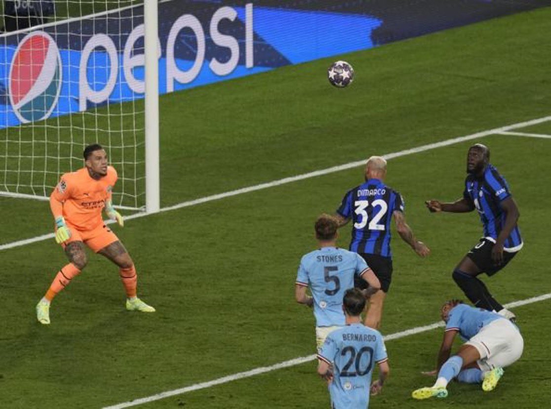 NicklasBahre's tweet photo. 🎙️Dimarco: "Aver fatto due finali di Champions negli ultimi quattro anni è già qualcosa di straordinario. Questo gruppo cresce giorno dopo giorno, se ad Istanbul quel cazzo di negro obeso non mi parava il tiro magari l'avremmo vinta"

@raffaelecaru https://t.co/9aNveWd5Rx