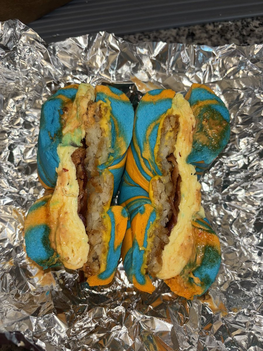 FeltonSheryll's tweet photo. Put it on a Knicks bagel at Liberty Bagels https://t.co/xYKpIhL41X