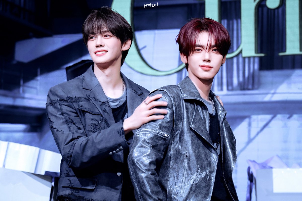 Loop_010010's tweet photo. 𝟮𝟱𝟬𝟱𝟮𝟴 𝗠𝗮𝗸𝗲𝗦𝘁𝗮𝗿

                 (\(\
૮( ・ᴥ-)ა   (. . )
   (  づ  ♡  ⊂  )

#앤더블 #AND2BLE #김규빈 #KIMGYUVIN #한유진 #HANYUJIN  #콩딱즈  #kongddakz #コンタクズ https://t.co/KcnNKv8XH2