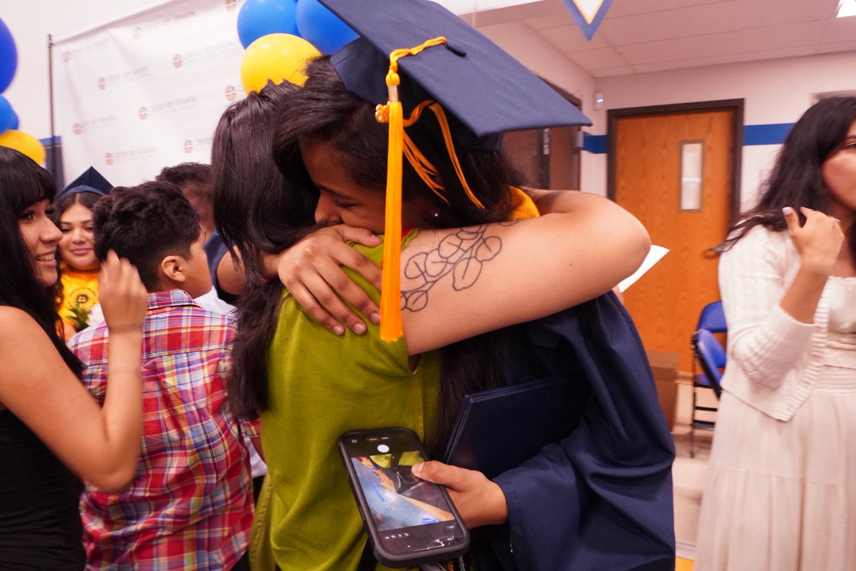 CristoReyATL's tweet photo. Candid UNFORGETTABLE moments🎓✨! That’s a wrap on the Class of 2026. #graduation #seniorclass #catholichighschool #classof2026 https://t.co/UhScP7Py2Q
