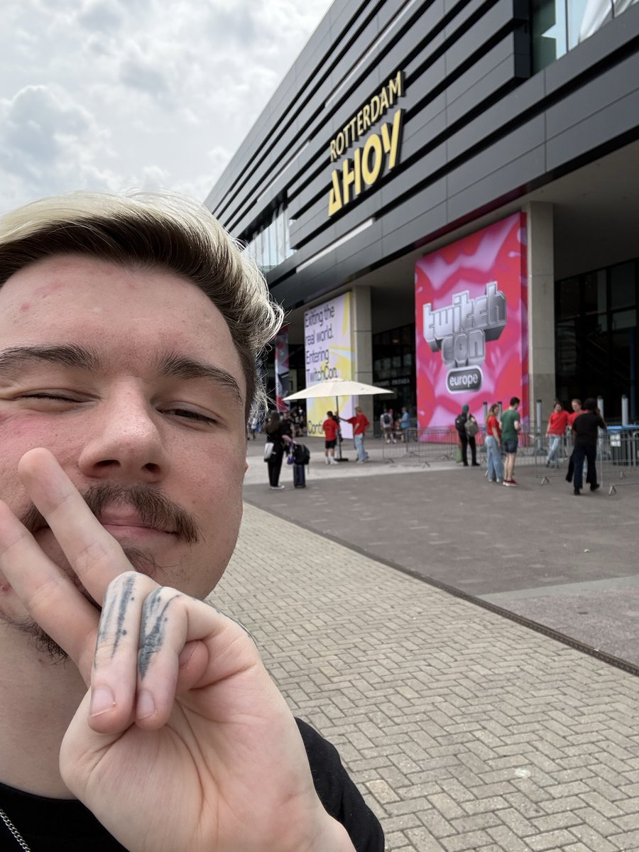 Connor_Quest's tweet photo. REMINDER THAT IM PERFORMING AT TWITCHCON TOMORROW YIPPEE!!! 

Please come see if you’re there 🥹 https://t.co/Xux7CyPmpf