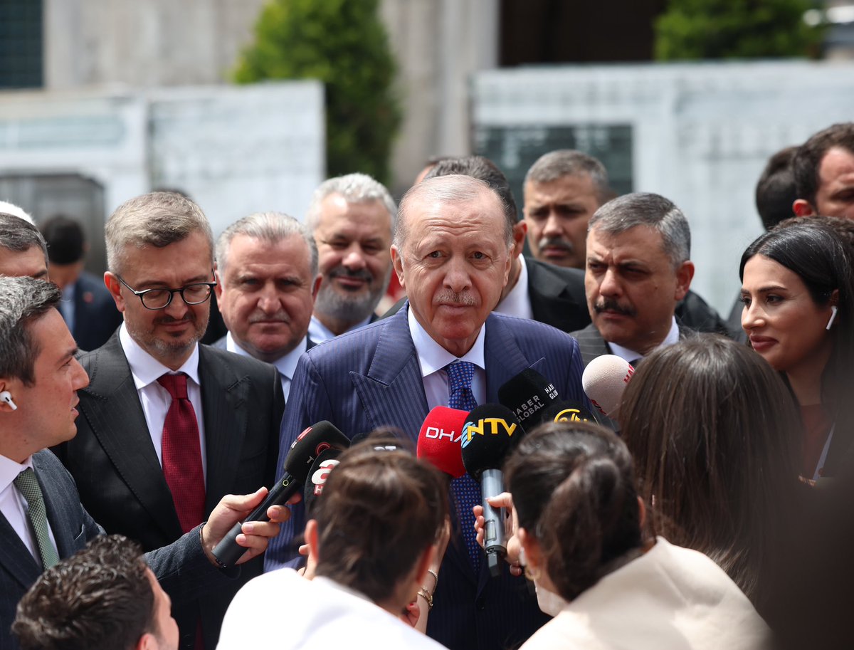 tcbestepe's tweet photo. Cumhurbaşkanımız Recep Tayyip Erdoğan, Cuma namazını Ayasofya-i Kebir Cami-i Şerifi'nde kıldı https://t.co/Jt26w6SRf1 https://t.co/T3HI6J9DLN