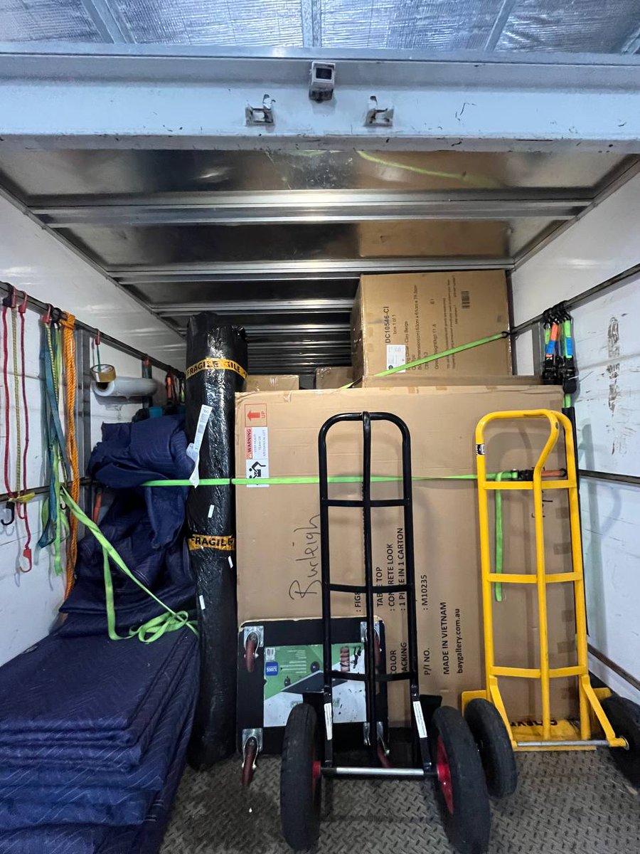 ChipperMove's tweet photo. 🏠 New home?
📦 Lots of boxes?
😩 Feeling stressed?
We'll take care of the move while you focus on settling in.
📞 1800 931 701

#MovingHouse #Canberra #Sydney #Melbourne #Brisbane https://t.co/S4OqNkQhK0