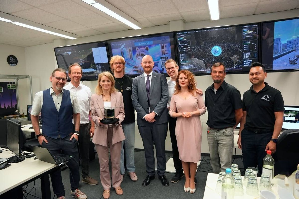 Exolaunch's tweet photo. Today we had the honour of participating in the visit of Liz Lloyd, Baroness Lloyd of Effra to @TUBerlin, hosted by Prof. Enrico Stoll, Chair of Space Technologies. Exolaunch was invited to present the journey of one of TU Berlin’s most successful space spin-offs 🚀 https://t.co/RzjL01XvxB