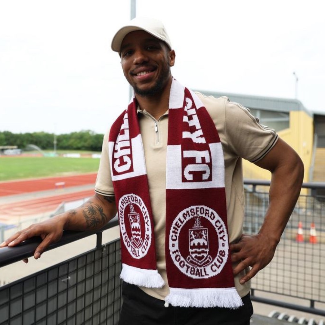 OfficialClarets's tweet photo. We're delighted to announce the signing of Rhys Browne on a two-year deal from Barnet!🤩

#ClaretsTogether