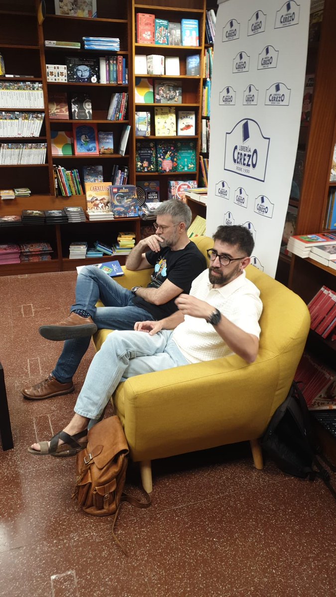 _filco's tweet photo. ¡Muchas gracias a todos los que nos acompañasteis ayer en la librería Cerezo, de Logroño, para conocer el nuevo número de nuestra revista! https://t.co/f9UZozPkQ0